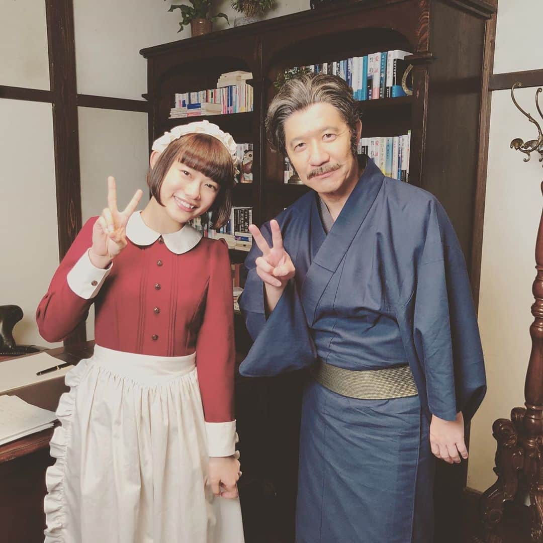 杉咲花　太もも 