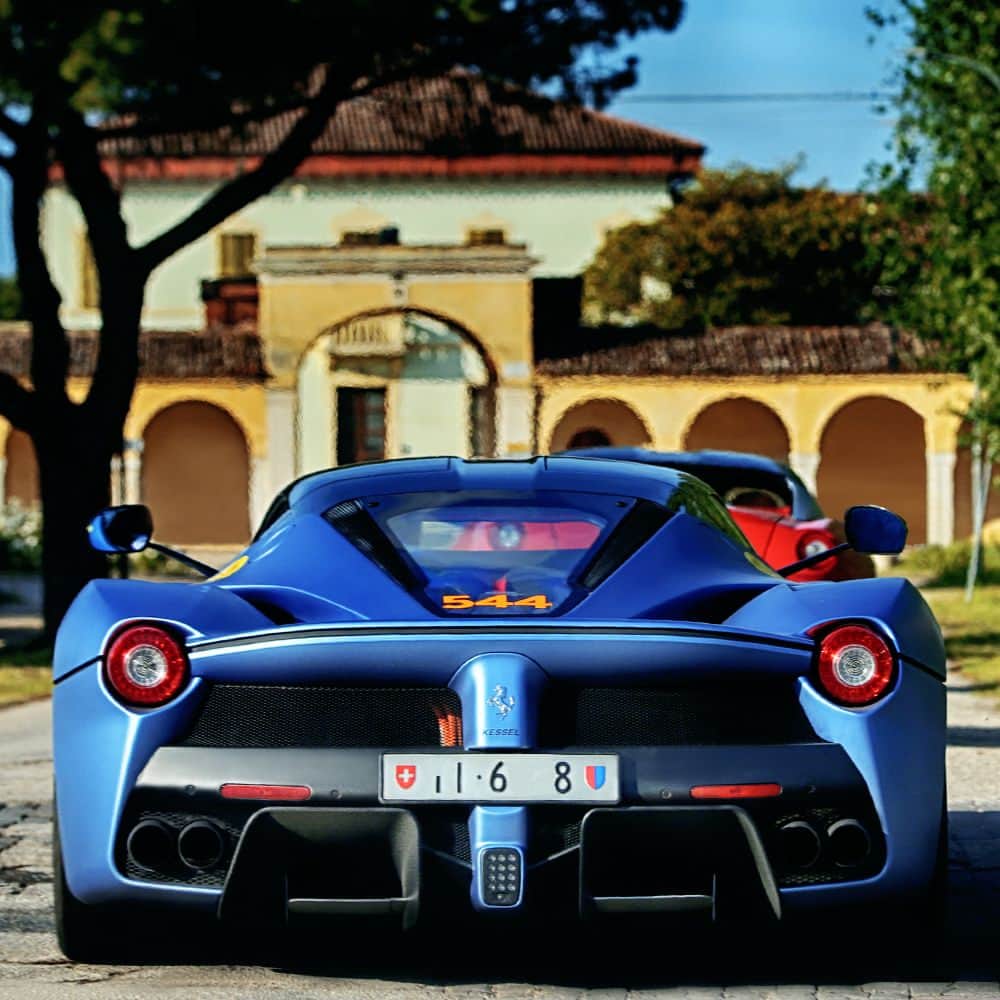 フェラーリさんのインスタグラム写真 - (フェラーリInstagram)「The #LaFerrari was ready to ride at this year’s #FerrariCavalcade. Incredible models graced #Capri’s picturesque roads for the unforgettable event. #Ferrari #Exclusive」7月5日 17時00分 - ferrari
