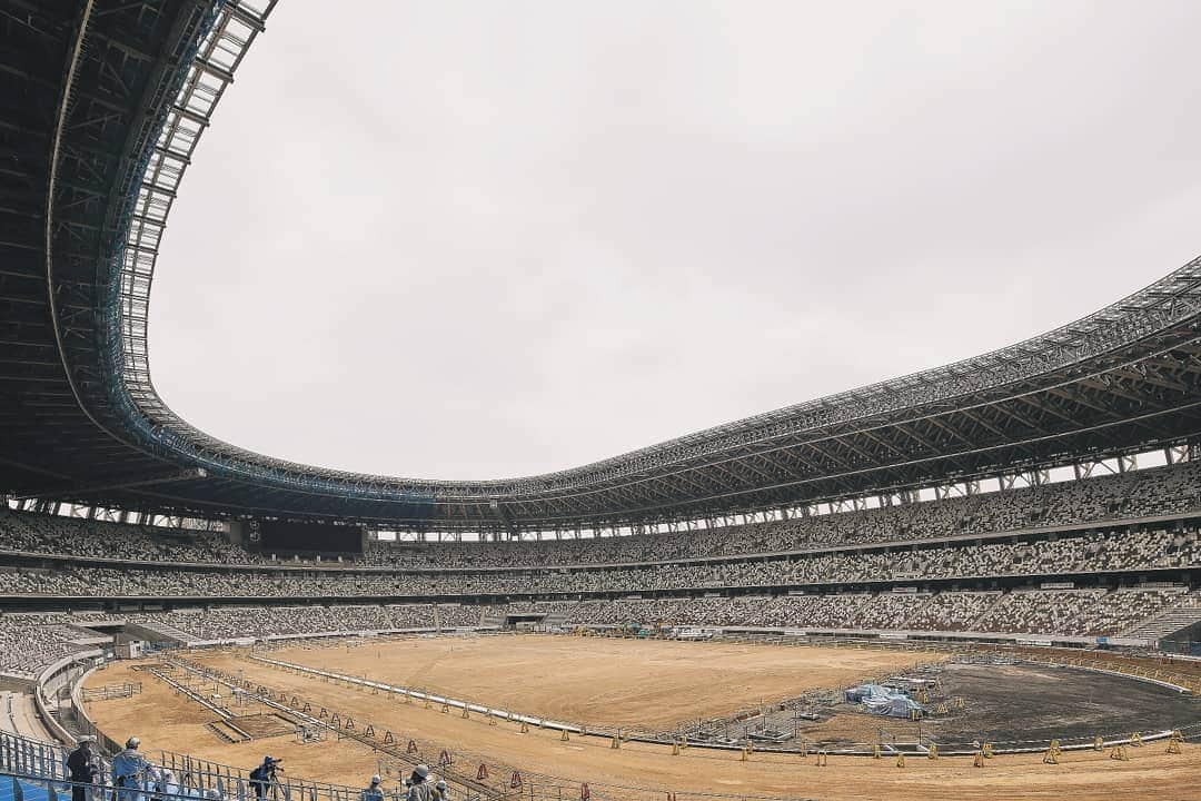 2020年東京オリンピックさんのインスタグラム写真 - (2020年東京オリンピックInstagram)「The Olympic Stadium is almost completed! 🏟️🙌 • 90% of the work has been done and it will be finished by November this year! 💪 • #RoadToTokyo 🔜🎌 #Tokyo2020 • Photo by Tokyo 2020 / Uta MUKUO」7月5日 17時01分 - tokyo2020