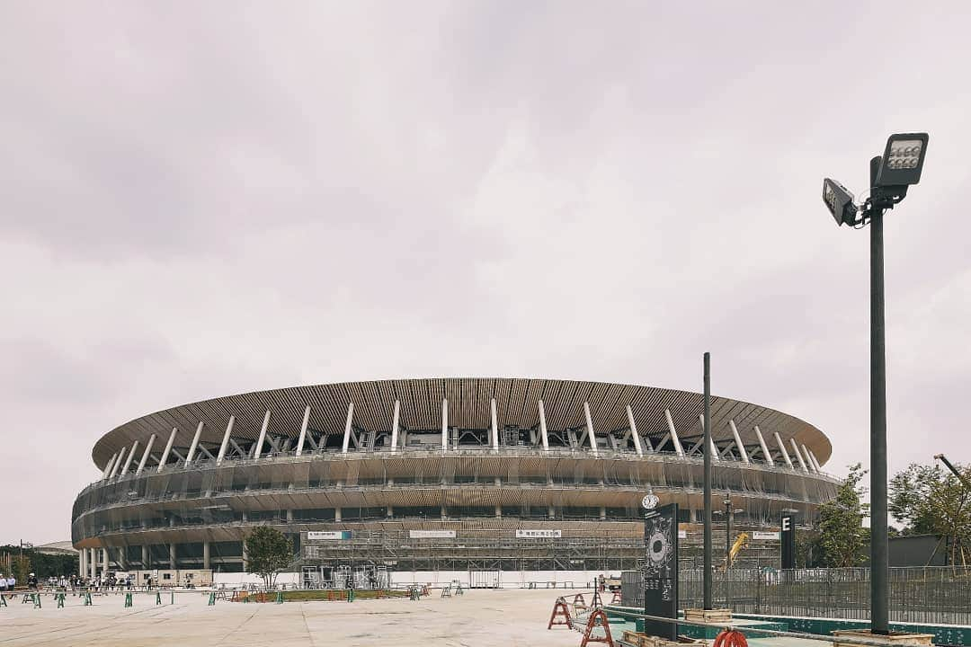 2020年東京オリンピックさんのインスタグラム写真 - (2020年東京オリンピックInstagram)「The Olympic Stadium is almost completed! 🏟️🙌 • 90% of the work has been done and it will be finished by November this year! 💪 • #RoadToTokyo 🔜🎌 #Tokyo2020 • Photo by Tokyo 2020 / Uta MUKUO」7月5日 17時01分 - tokyo2020