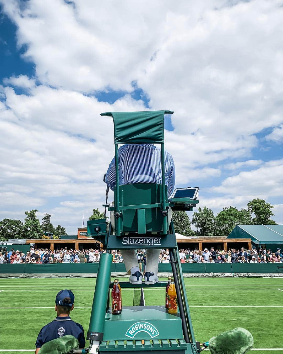 @LONDON | TAG #THISISLONDONさんのインスタグラム写真 - (@LONDON | TAG #THISISLONDONInstagram)「🎾 @MrLondon & @AlisInWorldLand checking in from #Wimbledon! 🎾 We’re with @lavazzauk for a few days and it looks like the Italians have brought the weather with them! 😎🔥Stay tuned to our stories for all the fun. If you’re at Wimbledon be sure to try the new @lavazzauk Cappuccino Iced Coffee! It’s incredible! ☕️👌🏼 And is anyone else getting really excited about 15-year old @cocogauff?! 😱🎾 // #thisislondon #wimbledon2019 #london #morethanitalian #lavazzacold #morethanacup」7月5日 17時05分 - london