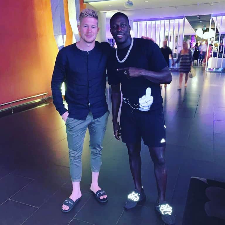 バンジャマン・メンディのインスタグラム：「Always a pleasure to see KDB 💙 good talks, all love #Positive」