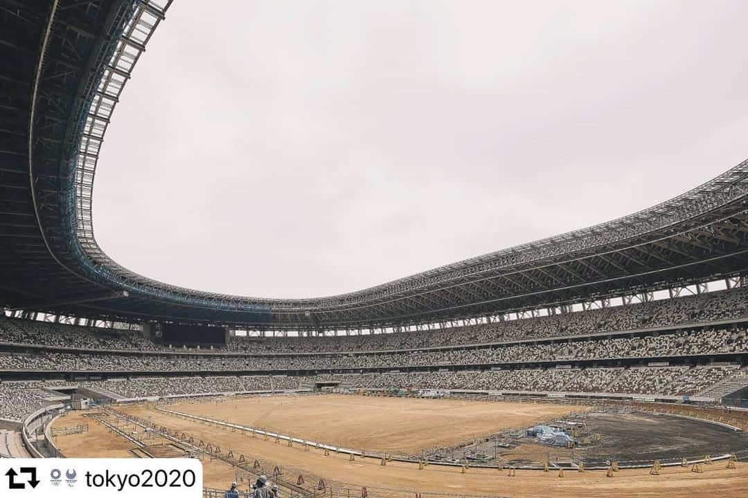 olympiadaさんのインスタグラム写真 - (olympiadaInstagram)「Олимпийский стадион к Играм @tokyo2020 почти достроен!🏟️🙌 ⠀ 90% работ завершены, и в ноябре этого года стадион будет совершенно готов! 💪 ⠀ #RoadToTokyo 🔜🎌 #Tokyo2020 Фото Tokyo 2020 / Uta MUKUO」7月5日 17時21分 - olympia_da