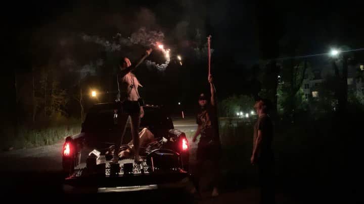 ランドリー・ベンダーのインスタグラム：「lol not over this 🎇🎆 #happy4th 📹: @sofiavassilieva」