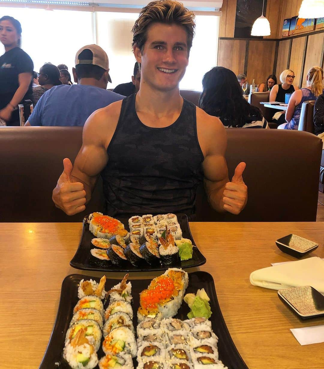 セージ・ノースカットさんのインスタグラム写真 - (セージ・ノースカットInstagram)「Sushi 🍣」7月6日 3時03分 - supersagenorthcutt