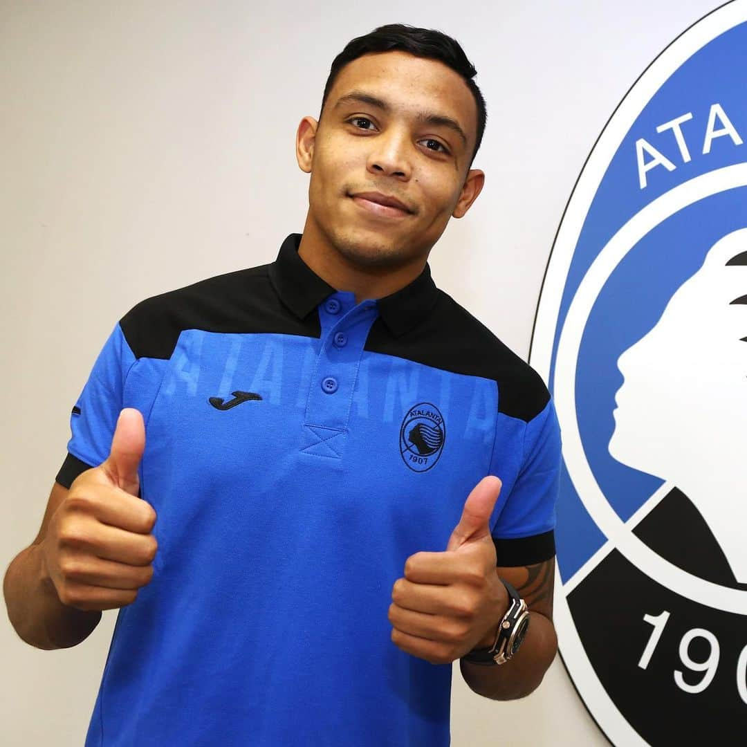 アタランタBCさんのインスタグラム写真 - (アタランタBCInstagram)「👍🏽 #FridayFeeling 👍🏽 @luisfmuriel9 🙂 - #GoAtalantaGo #Atalanta3uropa #Atalanta #Bergamo #fridayfunday #muriel」7月6日 3時06分 - atalantabc