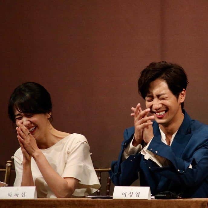 イ・サンヨプのインスタグラム：「#평일오후세시의연인 손지은씨와 #호구들의감빵생활 고」
