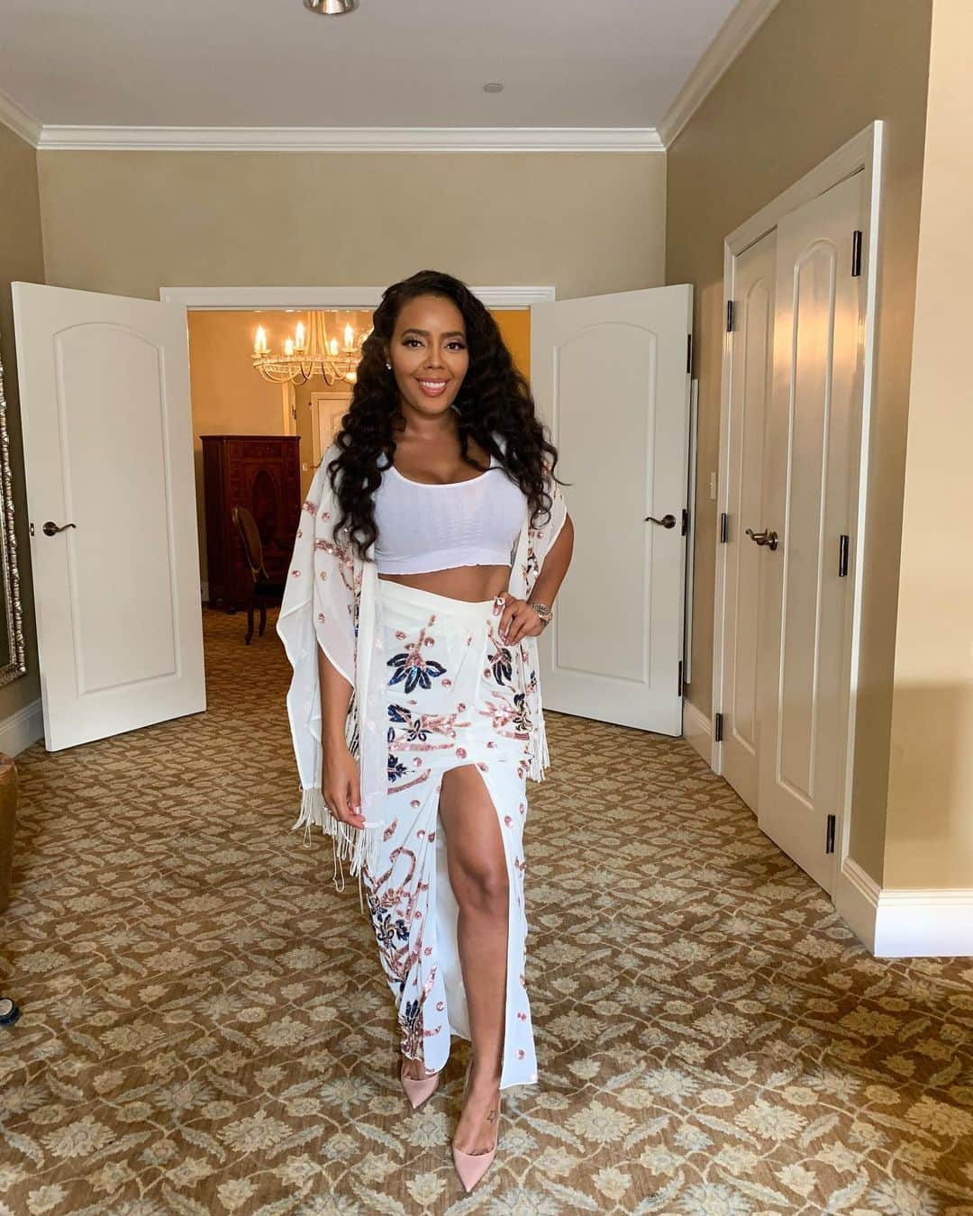 Angela Simmonsさんのインスタグラム写真 - (Angela SimmonsInstagram)「New Orleans Hello 👋🏾 Touch Down ! Ready to get to it ! Headed to my @cricketwireless panel 💗 @yummyextensions #yummyextensions #yummygirl」7月6日 3時20分 - angelasimmons