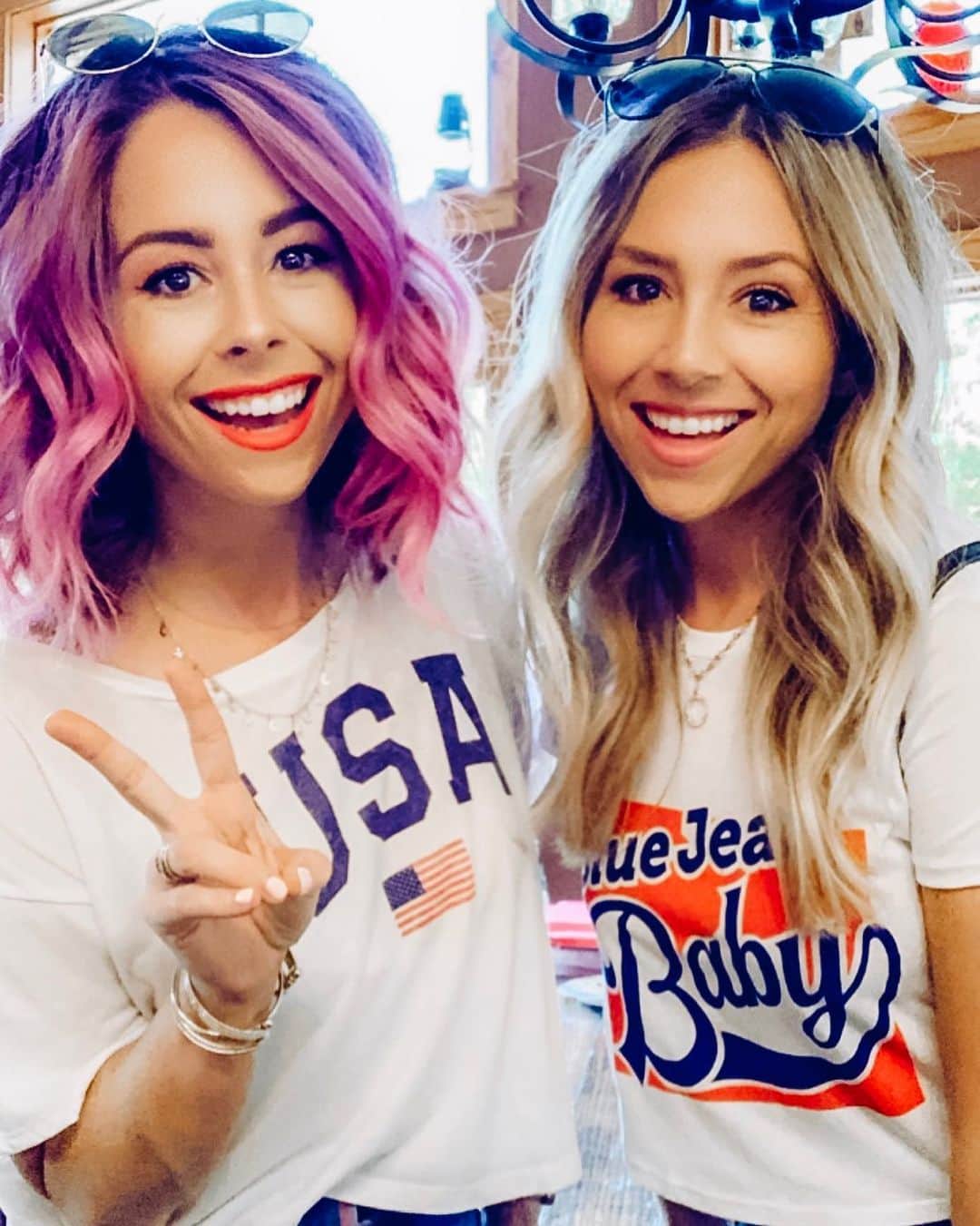 Tracy and Stefanieのインスタグラム：「Hope everyone had a fabulous 4th of July! Hyped it’s Friday! What are your weekend plans? PS Like our tops? They’re from two fellow #bossbabe owned boutiques! @rosiedazebtq and @thepinklilyboutique! #girlssupportgirls #babessupportbabes」