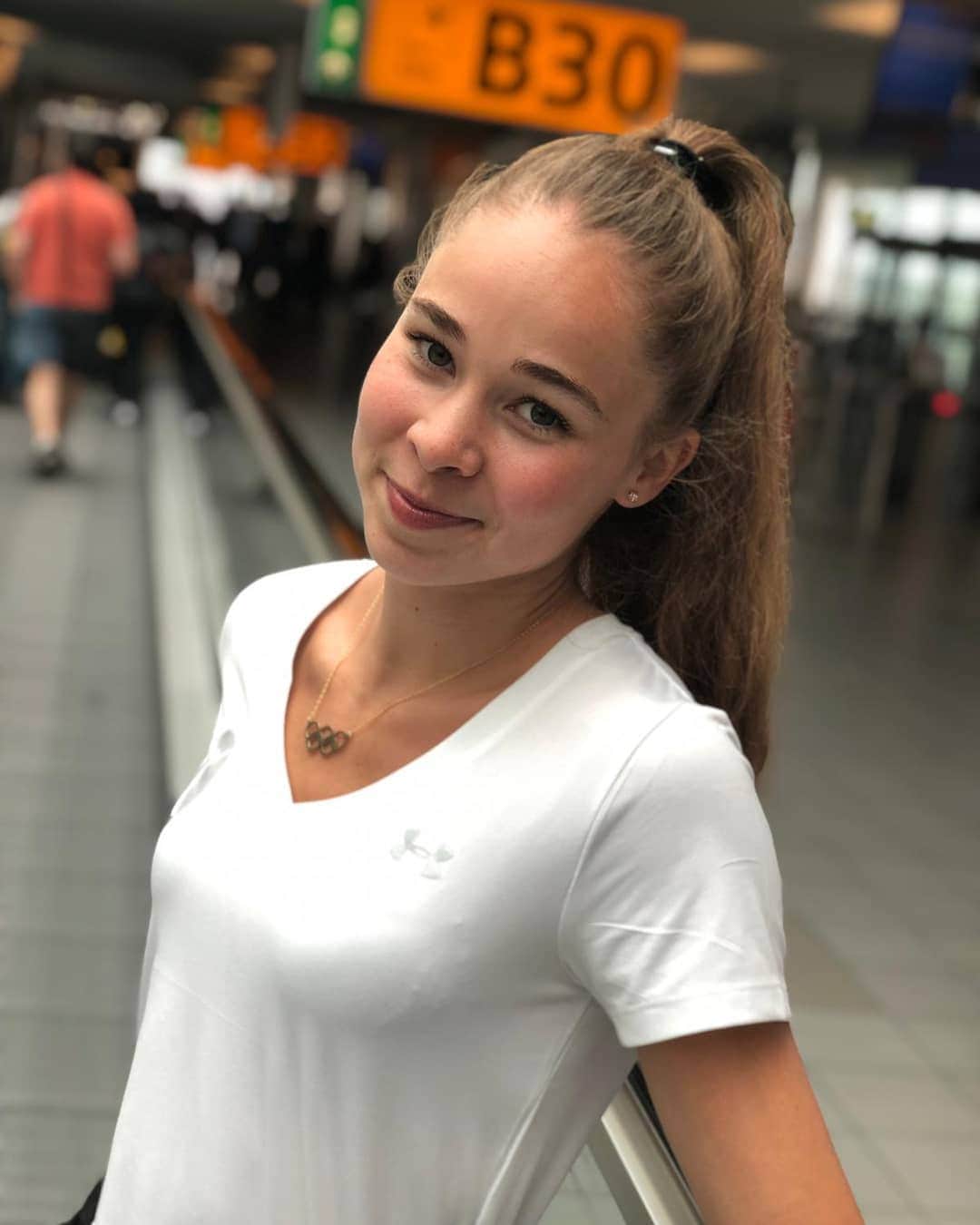 エイトォーラ・トールズドッティルのインスタグラム：「Weekend trip to Iceland with the family🇮🇸❤」