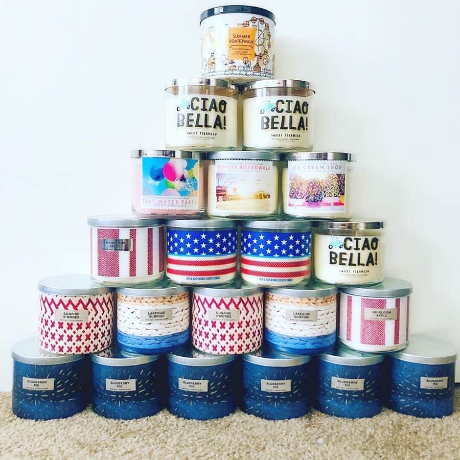 Bath & Body Worksさんのインスタグラム写真 - (Bath & Body WorksInstagram)「IN STORES ONLY ❗ Select 3-Wick Candles are $10.50! Leave a 🛍 if you're heading to the mall & tell us what fragrance you're on the hunt for!」7月6日 3時32分 - bathandbodyworks