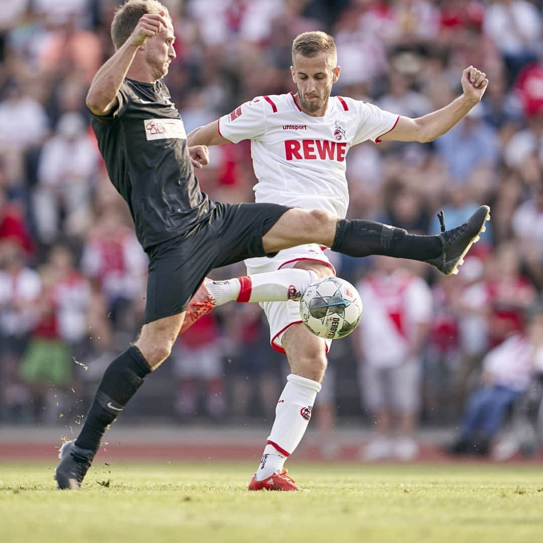 1.FCケルンさんのインスタグラム写真 - (1.FCケルンInstagram)「So lässt es sich ins Wochenende starten. 😎 Der FC gewinnt das erste Testspiel mit 7:1.  ___ #effzeh #Köln #Kölle」7月6日 3時33分 - fckoeln