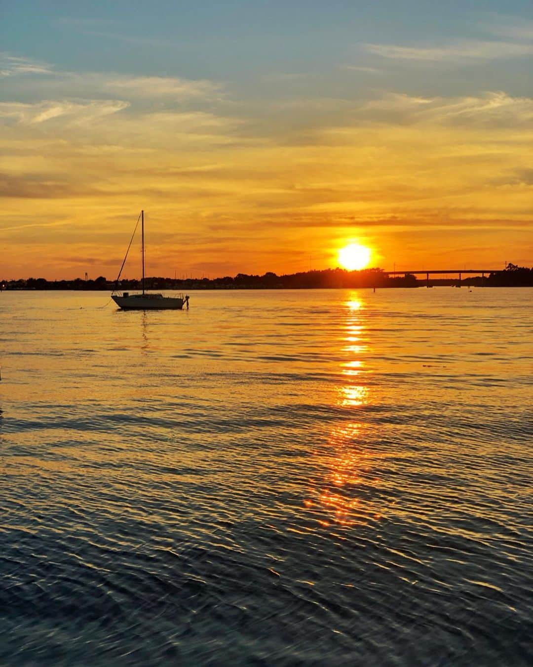 ブレンダン・ロビンソンさんのインスタグラム写真 - (ブレンダン・ロビンソンInstagram)「Cape May sunsets are full of #romance 🌅❤️🥰 w/ @hpugz . . . #capemay #sunset #beautiful #romantic #cutecouples #couple #love #summerlove #summer」7月6日 3時46分 - brendanrobinson