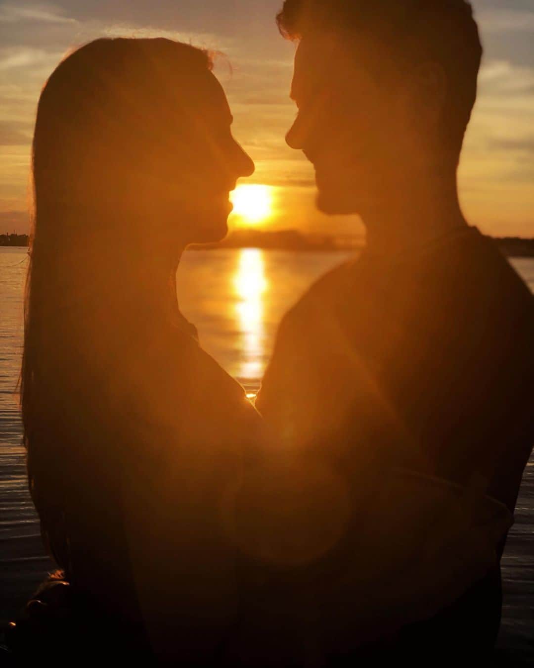 ブレンダン・ロビンソンさんのインスタグラム写真 - (ブレンダン・ロビンソンInstagram)「Cape May sunsets are full of #romance 🌅❤️🥰 w/ @hpugz . . . #capemay #sunset #beautiful #romantic #cutecouples #couple #love #summerlove #summer」7月6日 3時46分 - brendanrobinson