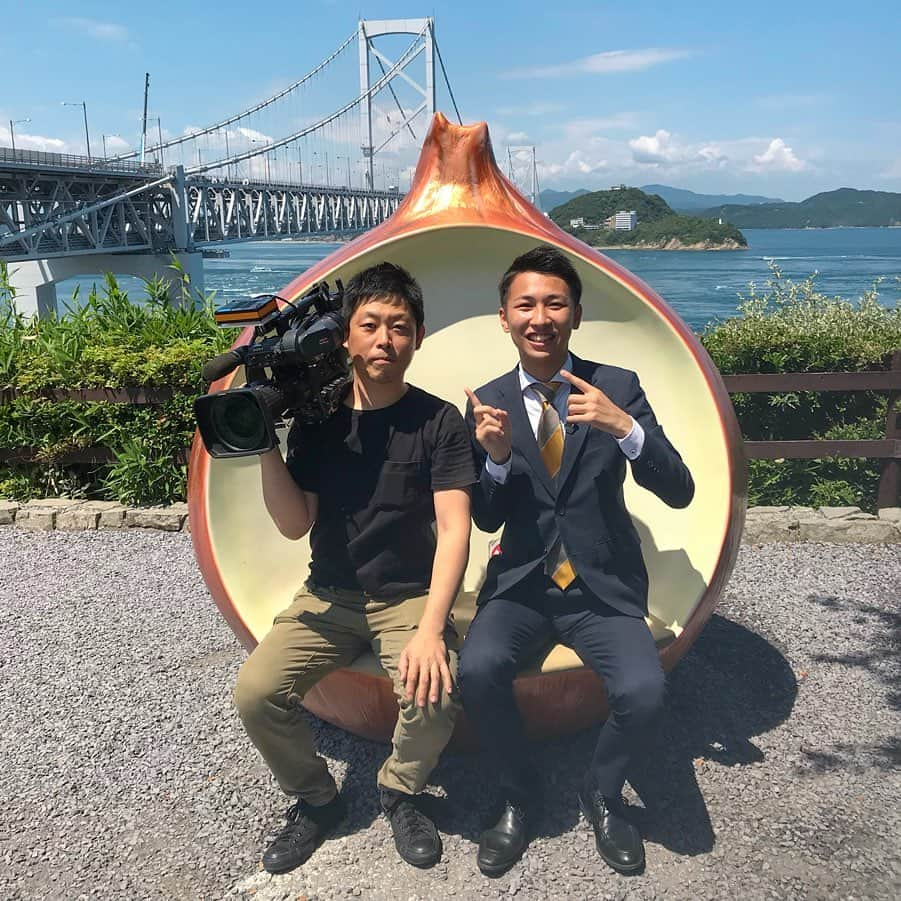 岩原大起さんのインスタグラム写真 - (岩原大起Instagram)「. 淡路島のたまねぎのカラクリ！ ご協力頂いたみなさま ありがとうございました！ . 写真は取材クルーのみんなです！ たくさん写真を撮ってしまうほど 非常に楽しい取材でした〜 . ブログも更新していますので よかったらご覧ください！ . #ytv #かんさい情報ネットten #カラクリ #淡路島 #たまねぎ #おっ玉葱」7月5日 19時18分 - ytv_iwahara