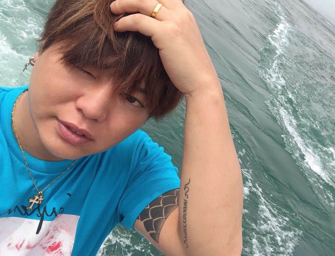 武元 裕太郎のインスタグラム：「海大好き💕 トレードの方も順調だし来週から南国ロングステイ🏝で行こうかな😊✈️ 自由人万歳🙌 #東京#大阪#名古屋#福岡#港区女子#港区男子#渋谷#恵比寿#六本木#EA#副収入#副業#在宅ワーク#隙間時間#投資#FXトレーダー#脱サラ#資産運用#投資信託#為替取引#主婦副業#不労収入#個人投資家#夢#収入源#旅行#自由な時間#せどり#物販#自己投資」