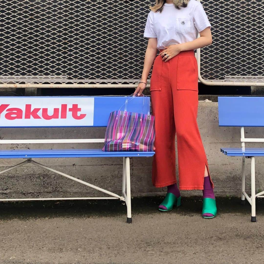 相羽瑠奈さんのインスタグラム写真 - (相羽瑠奈Instagram)「🌳 ☄️🔮🧩﻿ ﻿ pants&socks : @gu_global﻿ shoes : @hm﻿ bag : @3coins_official﻿ #runasfashion #ootd ﻿ 今日はかなりのプチプラな組み合わせでした👀﻿ Tシャツは @richardsonworld ®️」7月5日 19時18分 - rone.runa