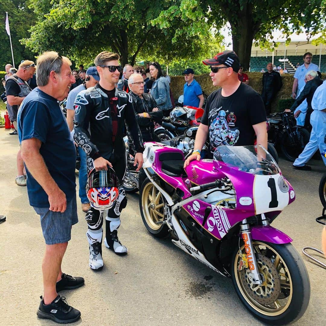 ケーシー・ストーナーさんのインスタグラム写真 - (ケーシー・ストーナーInstagram)「‪Back at the Goodwood Festival of Speed... It’s nice to catch up with everyone #FOS #goodwoodfos‬」7月5日 19時25分 - official_cs27