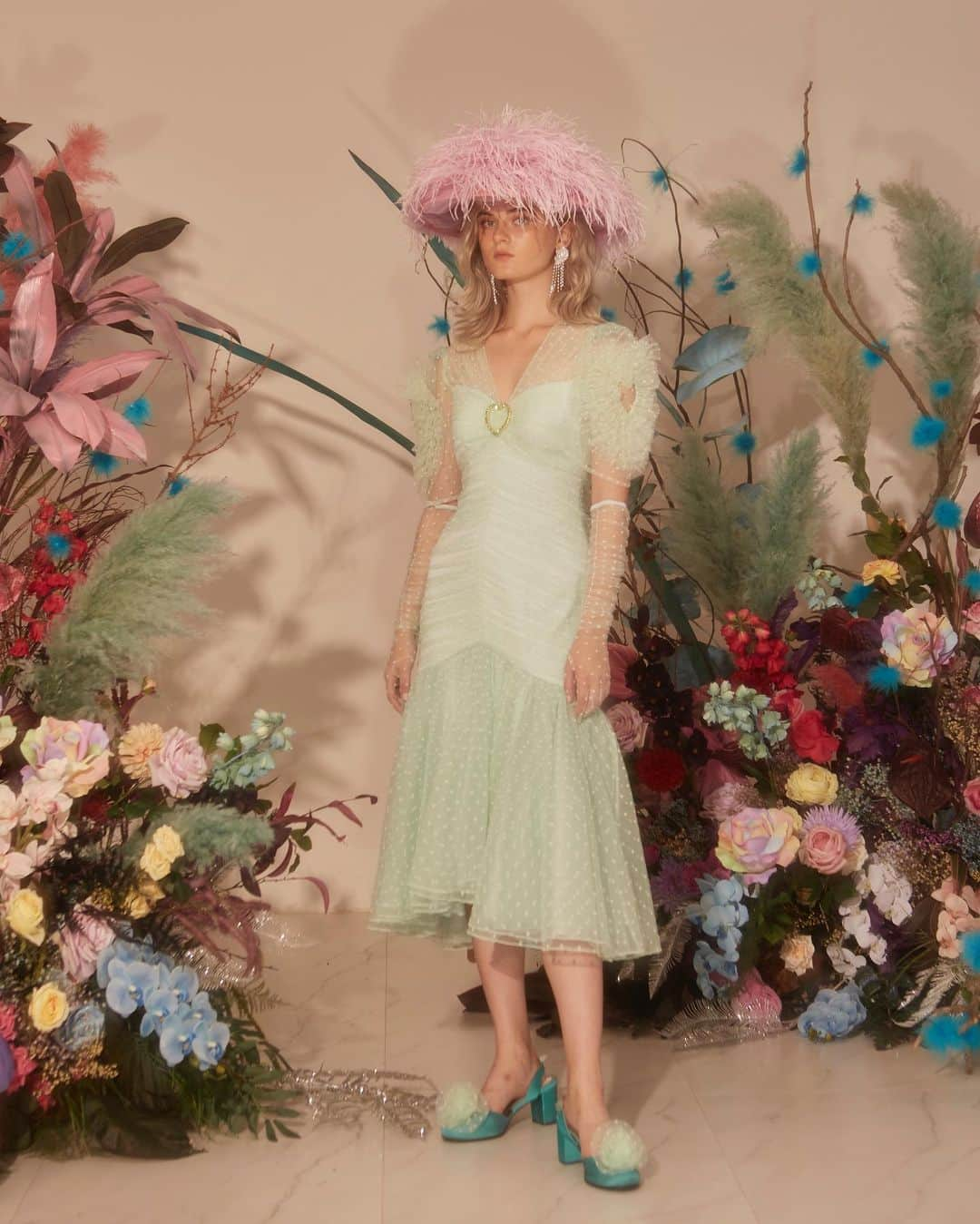 Sretsisさんのインスタグラム写真 - (SretsisInstagram)「#Sretsis signature ruffled heart-sleeve cocktail dress, but make it EXTRA! Shop “Lady Valentin” from #SretsisSS19 via link in bio. #SS19MyBestFriendsWedding」7月5日 19時30分 - sretsisofficial