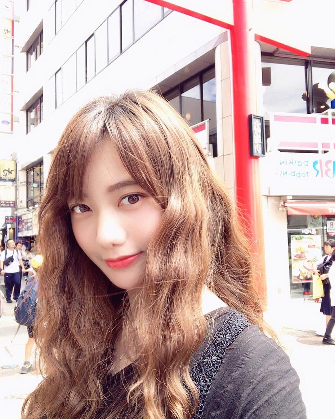 羅晴のインスタグラム：「雖然曝光過度但還是硬要跟鳥居的一角同框la la la⛩️😆」