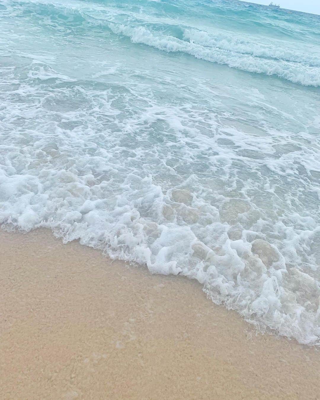 松本未夢さんのインスタグラム写真 - (松本未夢Instagram)「Beautiful moment 🌊💘 . . . #Mimu #Mimusdiary #trip #myadventure #happy #summer #Thailand #pattaya #samaebeach #beach  #loveandpeace #1人旅 #タイ #旅行 #冒険 #島 #海 #ビーチ」7月5日 19時50分 - miiimuuu_chan