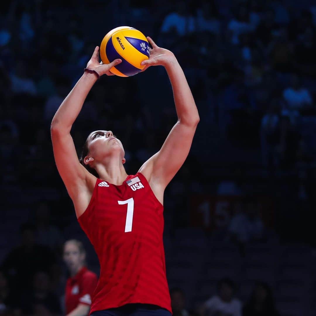 USA Volleyballさんのインスタグラム写真 - (USA VolleyballInstagram)「@usavwnt defeated Brazil 3-1 and heads into Saturday's @FIVBVolleyball #VNL semifinals as the top seed from Pool B. Jordan Thompson paved the way with 33 points in the victory. Visit usavolleyball.org for the match recap.」7月5日 19時51分 - usavolleyball