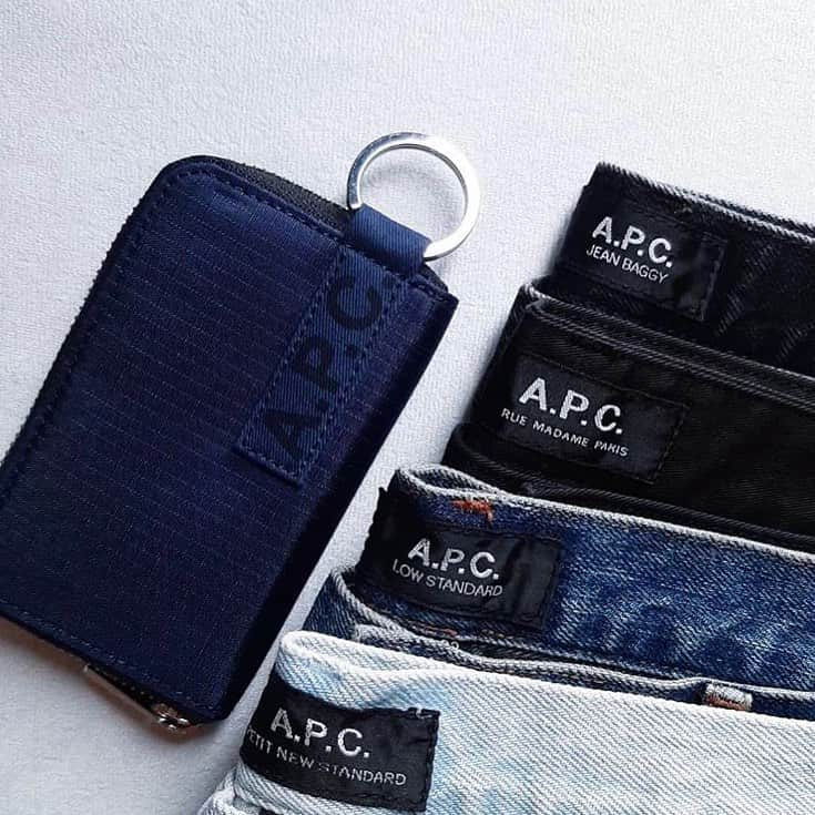 アーペーセーさんのインスタグラム写真 - (アーペーセーInstagram)「The A.P.C. compact Godot and a selection of denim from the #SS19 collection Available in stores and at apc.fr  Repost @yapyue」7月5日 19時52分 - apc_paris