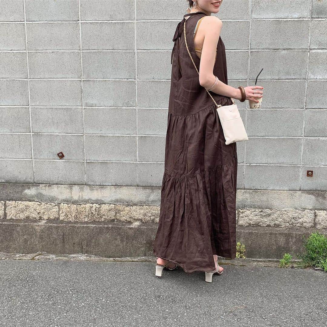 ukapiのインスタグラム：「. . おにゅーのわんぴ✌️ 後ろが可愛いんだけど、伝わらんなぁ。 . サンダルのヒールの形最高！！ . . #beautyandyouth #ワンピース #todayful #letalon #ルタロン」