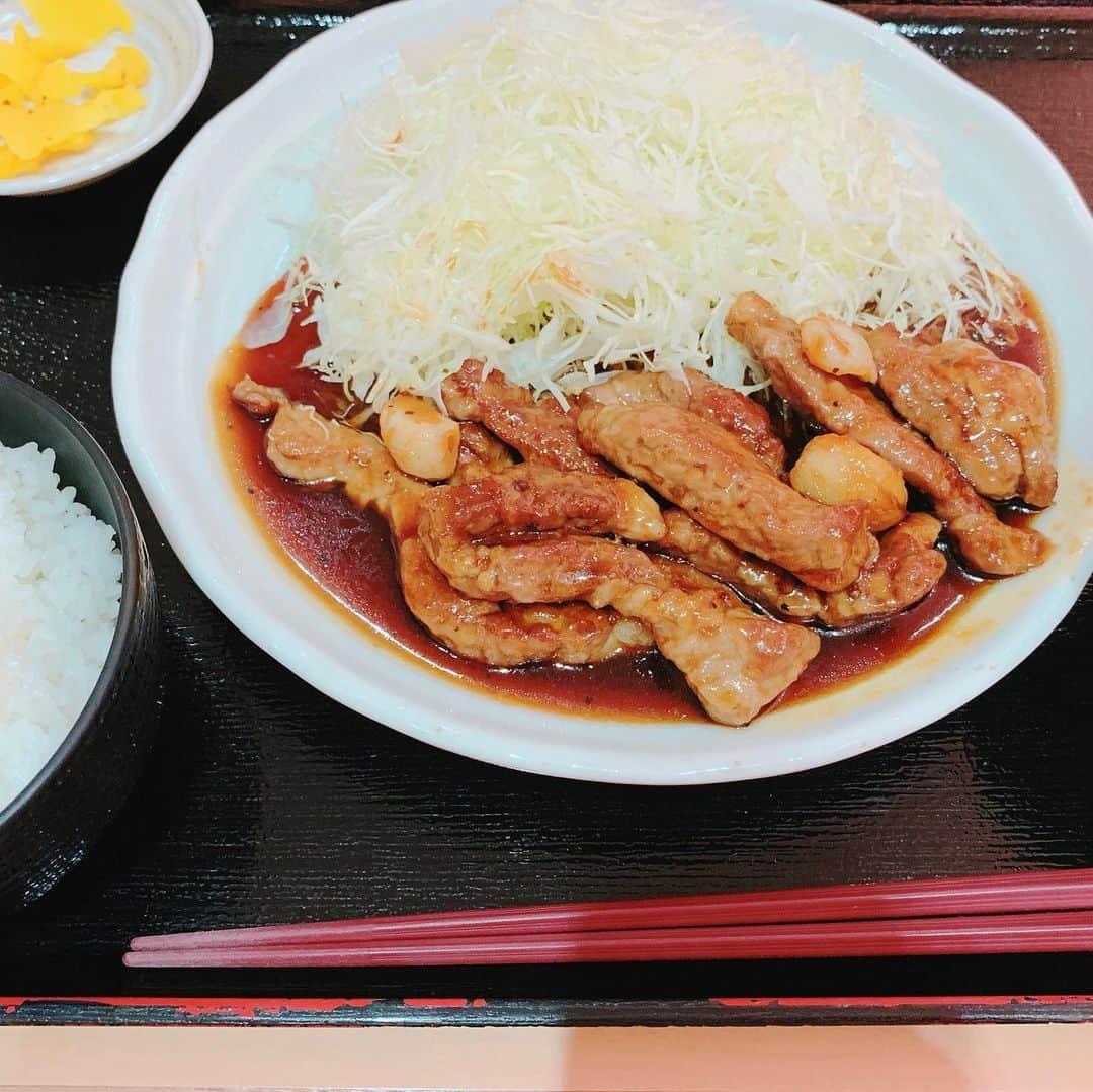 安藤瞳さんのインスタグラム写真 - (安藤瞳Instagram)「三重県っていったらコレですよねー😋 元気つけて、大阪まで頑張ろー🙌  星伽いないから、食べきれるか心配だー😂」7月5日 20時04分 - hitomiandoh