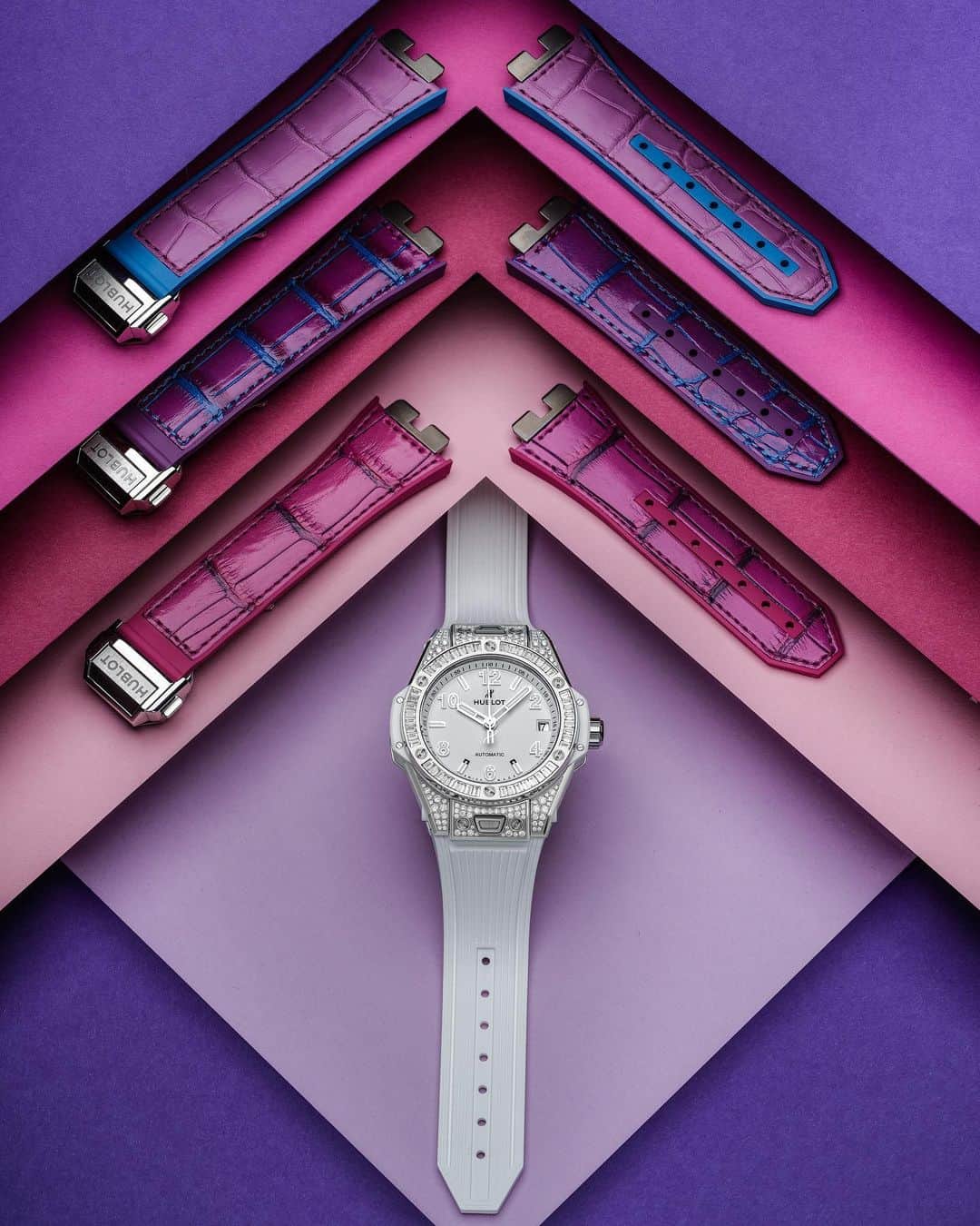 ウブロさんのインスタグラム写真 ウブロinstagram ワンクリックで簡単にストラップの交換が可能な ウブロ ビッグ バン ワンクリック シリーズ 気分に合わせた色を組み合わせて様々なスタイルに Hublot Bigbangoneclick ウブロ ビッグバンワンクリック 7月