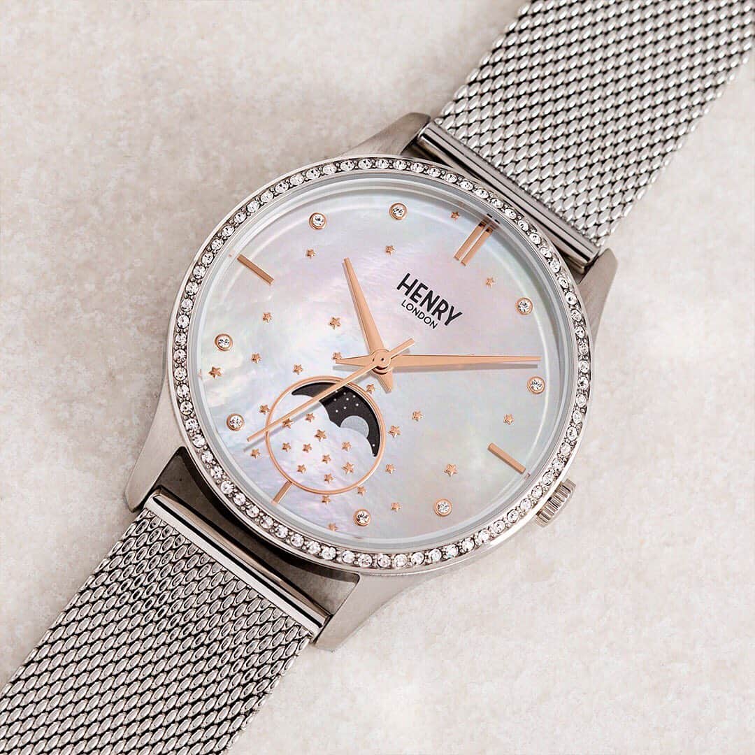 Henry London Official page of Britishさんのインスタグラム写真 - (Henry London Official page of BritishInstagram)「Soft, summer details with @msvalery._ featuring our dreamy Moonphase watch with a genuine mother of pearl dial. Swipe to see it up close! . . . #henrylondon #henrywatches #womenswatches #womensfashion #london #britishdesign #britishbrand #vintage #heritage #moonphase #moonphasewatch #watchmovement  #instawatch #horology #zodiacwatch #moon #midnight #moonlight #watchaddict #calendarwatch #bluemoon #space #summer #summertime #summerstyle #pink #motherofpearl」7月5日 20時20分 - henrywatches