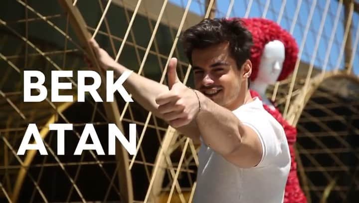 Berk Atanのインスタグラム：「Bu yaz @alemdergisi okuyoruz 👍🏻😀」