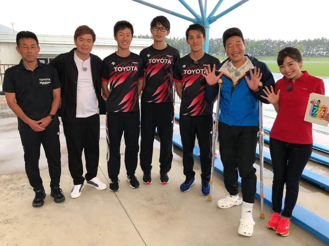 服部勇馬のインスタグラム：「中京テレビ #アス友 7月6日(土)&13日(土)  23時30分〜2週連続放送です。 是非見てください！！ 雨の中で収録でしたが とても楽しい時間でした☂️ 撮影に携わった方々、ありがとうございました。  私は今週末のオーストラリアで試合の為、帰国したら録画で見たいと思います。  #中京テレビ#アス友#toyota」