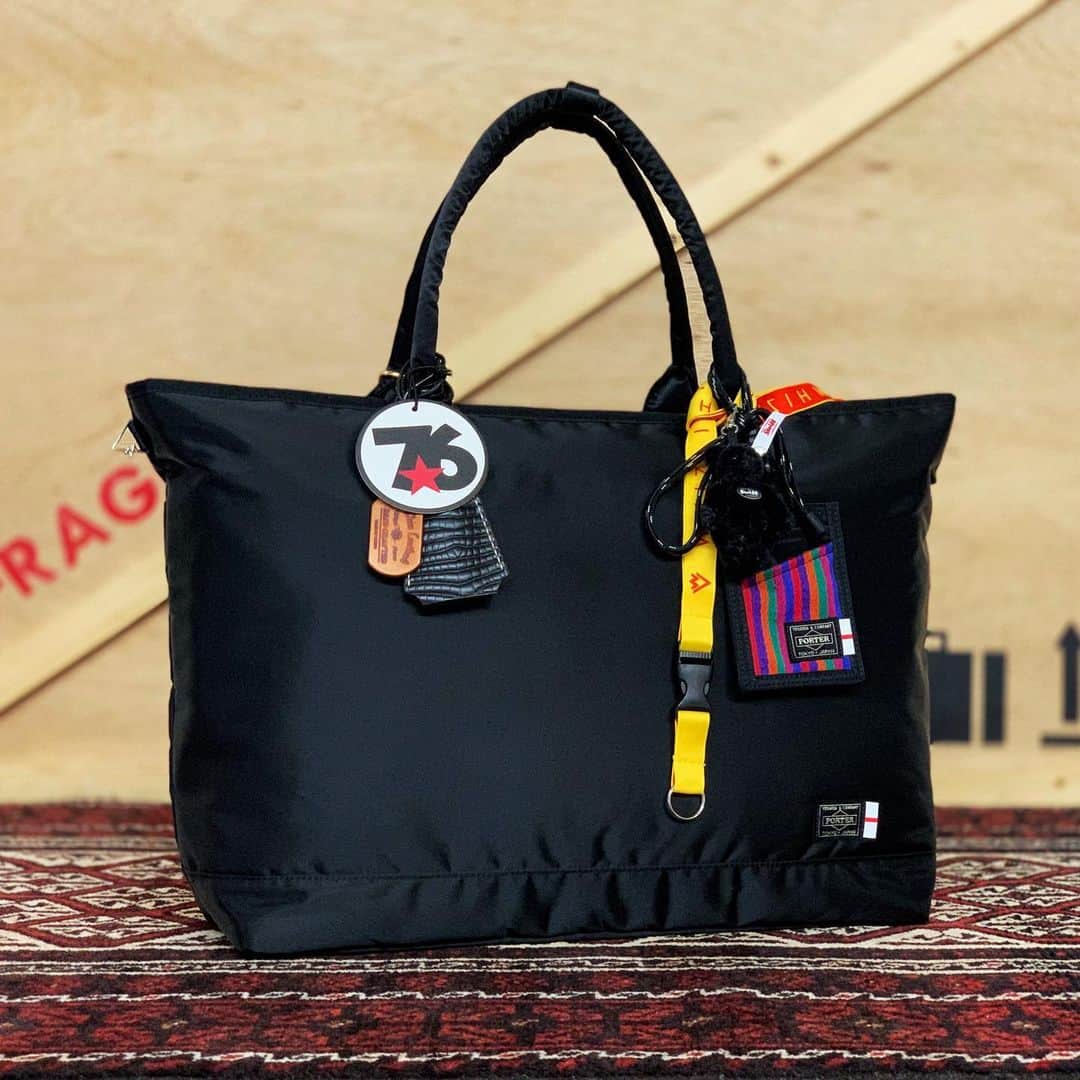 のインスタグラム：「‪WHIZ LIMITED×PORTER‬﻿ ‪Tote Bag‬﻿ ‪¥46,000＋税‬﻿ ﻿ ‪7月6日に19周年を迎えるWHIZ LIMITEDがPORTER STAND 東京駅店にて、『WHIZ LIMITED TRUNK SHOW』を開催します。‬﻿ ﻿ ‪開催期間は2019年7月6日（土）〜8月6日（火）‬﻿ ‪期間中はPORTERとのコラボレーションアイテムを始め続々と新アイテムを投入予定となっています。‬﻿ ﻿ ‪皆様のご来店お待ちしております。‬﻿ ﻿ #yoshidakaban #porter #luggagelabel #porteryoshida #porteryoshida #madeinjapan #japan #porterstand #shinagawa #tokyo #station #trunkshow #whiz #whizlimited #76 #lump #totebag #トートバッグ」
