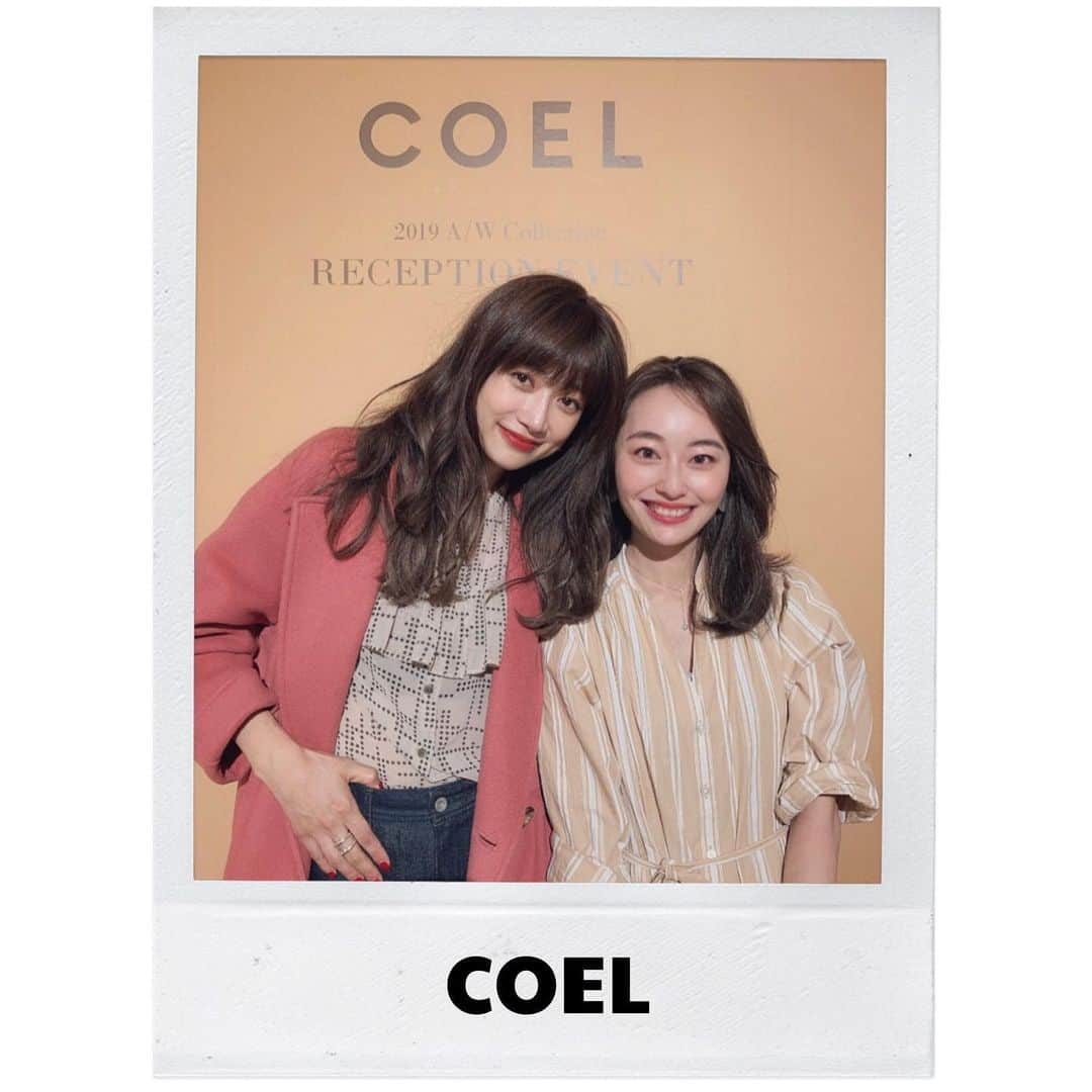 小祝麻里亜のインスタグラム：「ヨンア 언니さんのブランド、COELの2019aw レセプションイベントにお邪魔しました😊💘 ． ． 今回も大人可愛いものから、スタイリッシュなものまで、ヨンアさんのセンスと世界観が広がってました🙆‍♀️ ． にしてもヨンアさん、小顔すぎて横に並ぶの恐縮😂😂私が着てる服はCOELの春夏コレクションです。 ． 今回はヨンアさんが着てるブラウスと、YanukとCOELコラボのデニムをオーダーしました💕💕形が綺麗すぎました👖秋冬が待ち遠しいな☺️ ． ． @coel_y ＿＿＿＿＿＿＿＿＿＿＿ #ヨンア さん #コエル #レセプション #2019秋冬 #2019aw #coel #yanuk #coelreceptionevent #영아 언니#모델  #코디 #스타일링 #데일리룩 #오오티디 #패션스타그램 #패션 #옷스타그램」