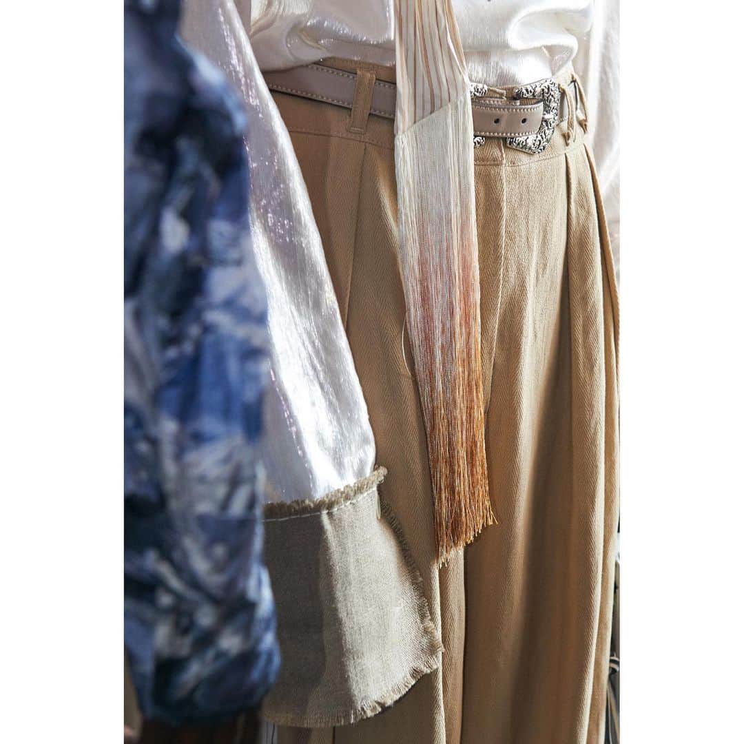 Acne Studiosさんのインスタグラム写真 - (Acne StudiosInstagram)「Backstage at the #AcneStudios Women’s Spring/Summer 2020 show – fabrics in detail.  Head over to our Stories highlight to discover every look from the collection.」7月5日 20時46分 - acnestudios