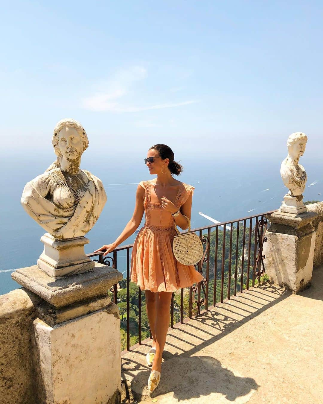 ルーシー・メックレンバーグさんのインスタグラム写真 - (ルーシー・メックレンバーグInstagram)「Ravello 🇮🇹」7月5日 20時40分 - lucymeck1