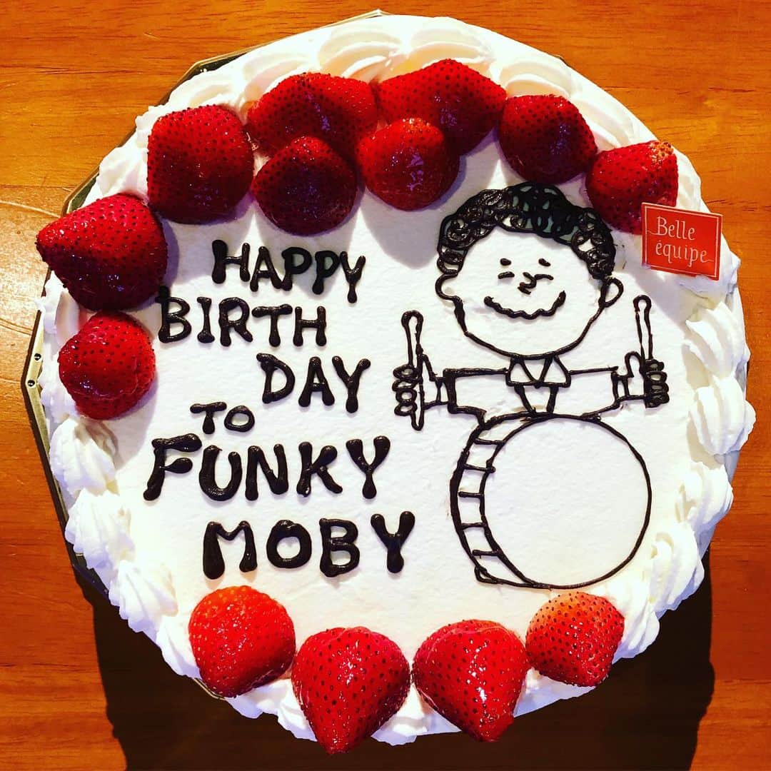 オカモト"MOBY"タクヤさんのインスタグラム写真 - (オカモト"MOBY"タクヤInstagram)「現在、福岡LIV LABOにてボクの生誕前夜祭、執り行われております！ありがとうございます！」7月5日 20時41分 - moby_scoobiedo