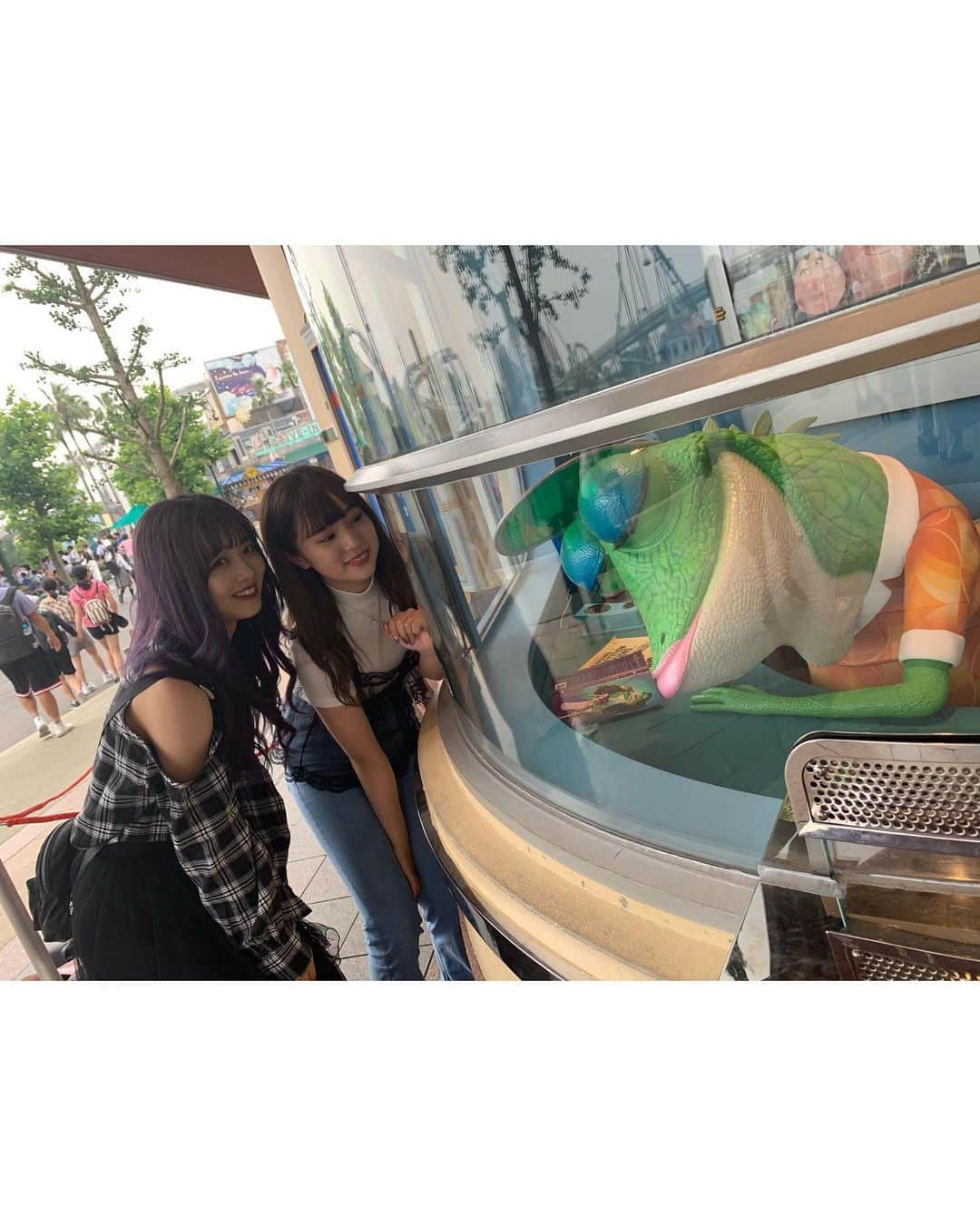 Kirariさんのインスタグラム写真 - (KirariInstagram)「ㅤㅤㅤㅤㅤㅤㅤㅤㅤㅤㅤ  USJに行ってきたよー🦖  SINGのショーは、会場が一体となるようなパフォーマンス、 ダンスの迫力が凄かったです🎫  ハリーポッターは魔法体験をしましたが、 とても難しくて2回中、2回失敗しました🧙🏻‍♀️ ㅤㅤㅤ  @ayanakamachi と撮った写真 いくつかアップしていきます、、！🌍 #USJ #ユニバ #大阪 @universal_studios_japan #PR」7月5日 20時47分 - kirari_1016_