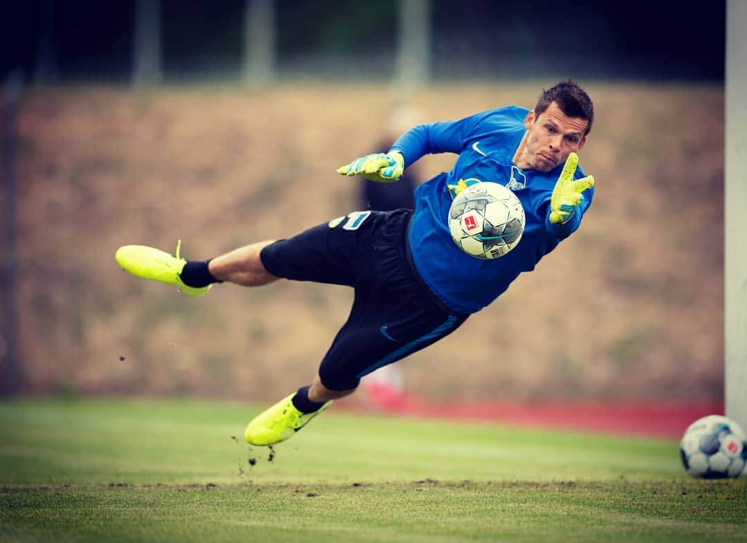 ルネ・ヤーステインさんのインスタグラム写真 - (ルネ・ヤーステインInstagram)「Good to be back in training🙏⚽️😀 #hahohe」7月5日 20時58分 - jars84