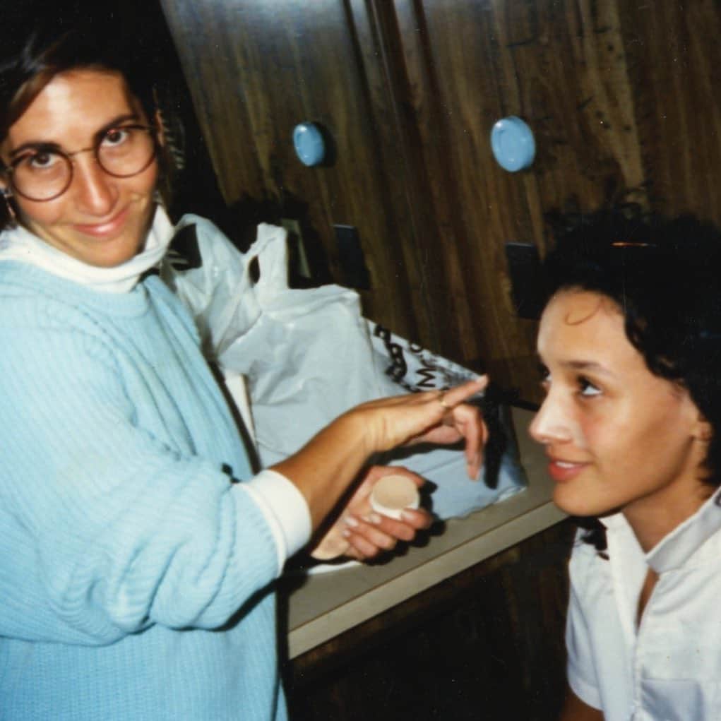 ボビー・ブラウンのインスタグラム：「In some location van with @thejenniferbeals #flashdance and some foundation that looked like a white paste on her skin. #youvecomealongwaybaby I’ll have to look for the final shot somewhere in my archives. #interns #fbf」