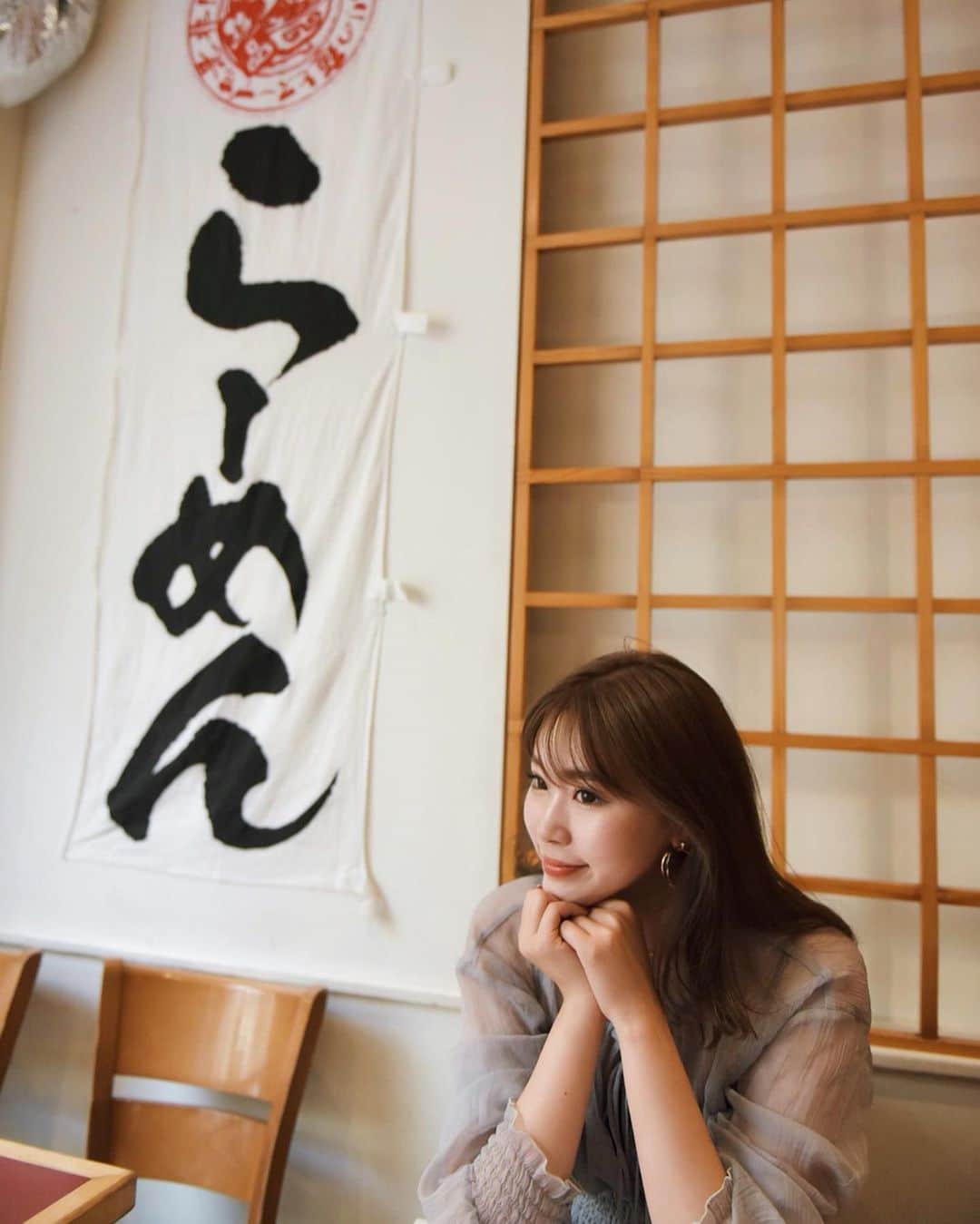 藤川沙弥のインスタグラム：「らーめん🍜笑 旅行中、急に食べたくなって ふらっと入りました😂 日本料理ばっかりのストリートもあって 見て回ると面白かったです♡」