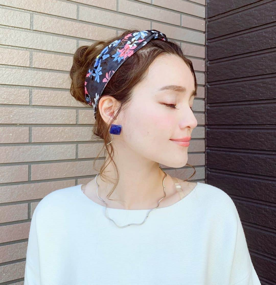 高田由香さんのインスタグラム写真 - (高田由香Instagram)「. ターバン:ダイソー ¥100 ピアス:サンキューマート ¥390 ネックレス: mimitoujours ¥1,200 トップス:SIMPLICITE ¥2980（sale） パンツ:GU ¥1,690 . . レギュラー出演中の水曜エキマイクでは "タカダレコード" 通称”タカレコ”っていうコーナーをつくっていただいたの。 いいかんじで昭和感溢れ出るネーミングでしょ 笑 あまりやる気のないCDショップ店員ゆかちゃん役を本人がやってます。笑 . . 私の好きなコーナーのひとつなので聴き逃してしまった方は 全国どこからでもradikoで聴いてください〜〜！ . . ちなみに今週はなんとUNISON SQUARE GARDENからの音声コメント、タカレコに用にいただいたのがOAされているよ！！ . . ABSラジオ 『まちなかSESSIONエキマイク』 水曜日パーソナリティとして毎週登場中！ 放送時間:13:00〜16:50 . . . ★☆★LIVE情報★☆★ . 『願いと夢と音楽とVol.2〜Miiya Cafe17th Anniversary〜』 【日程】2019年7月28日(日) 【会場】銀座MiiyaCafe 東京都中央区銀座6丁目3-16 【出演】Candy Tree / 高田由香 / はたゆりこ 【チケット】前売り:¥3,000/当日¥3,500(1ドリンク別) 【時間】Open 18:00/Start 18:30 Key.&Cho.本多里実　Ba.山本拓馬　Dr.山崎慶 . 前売りチケットのご予約は高田由香Official Siteへ！ ★プロフィールURLから飛べます . . . . . . . . . . #プチプラコーデ #ユニゾンスクエアガーデン #UNISONSQUAREGARDEN #スノウリバース #BeesideSeaside #ビーサイドシーサイド #秋田女子 #秋田出身 #秋田産 #ラティス #プチプラコーデ #ストーリー #おおぶりピアス #ライブ #食べることが好き #いちご #イチゴ #笑顔 #睡眠 #話がとまらない #孤独 #寂しさ #音楽」7月5日 21時20分 - yukatakadaofficial