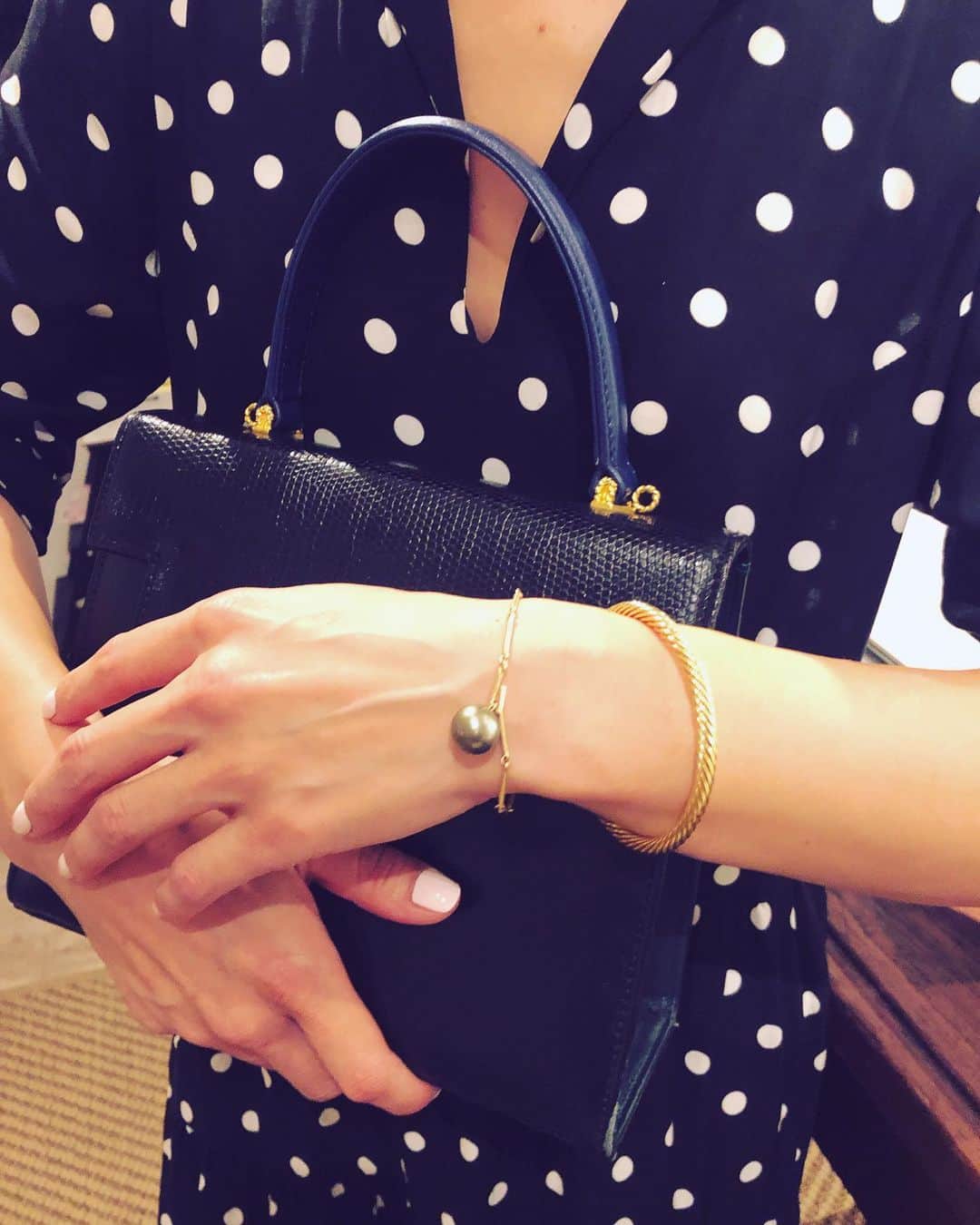 辻直子さんのインスタグラム写真 - (辻直子Instagram)「#sinme#4th#anniversary#blackpearl#jewelry #板谷由夏さんのブランド#sinmeの4周年パーティ  板谷さんが撮影のときに着ていたドットのドレスを私も着たくって  みんなに褒めてもらえるんです😋  板谷さんの顔を見るとすんごく気持ちがよくなってしまいます  会うたびにすきになる。出会えてよかったです🌈  おやすみなさい」7月5日 21時28分 - naoko.ts