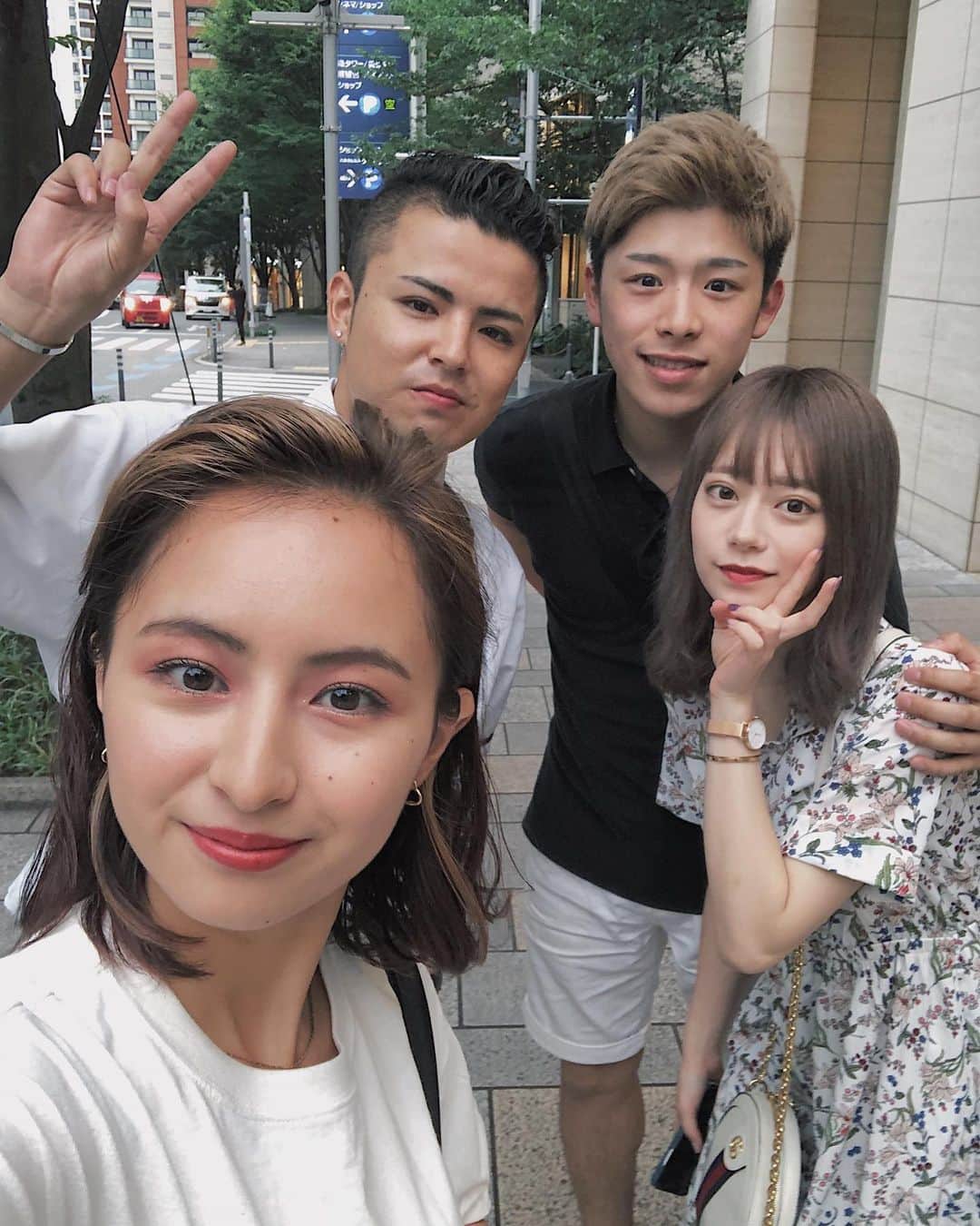 のインスタグラム：「初ご飯楽しかった💁🏻‍♂️💁🏻‍♂️💁🏻‍♀️💁🏻‍♀️ カップルコラボしようね~🌹🙌🏼 . #0705」