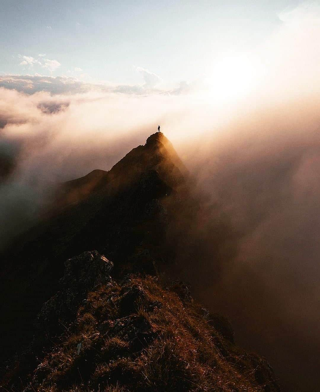 Discoveryさんのインスタグラム写真 - (DiscoveryInstagram)「“That moment when you stand on top of the mountain covered in clouds but for a second the sun breaks through.” 📸+ caption by Andri Laukas (@cameraismyeye) . . . . #photography #photooftheday #explore #naturephotography #nature #potd #travelIG #wow #Switzerland #mountains #adventure #travel #natureIG #clouds #TGIF」7月5日 21時43分 - discovery