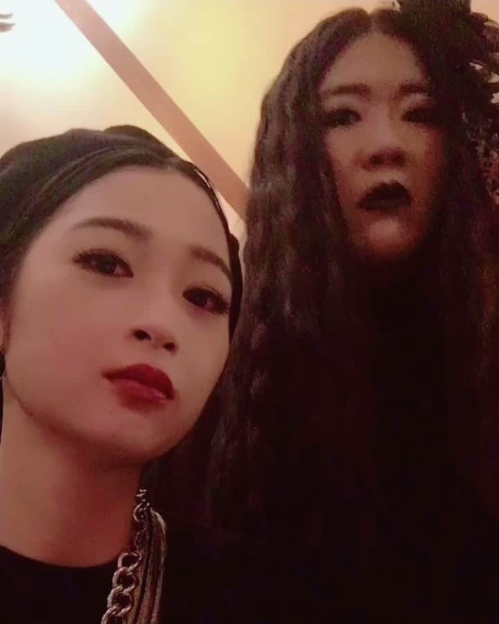 小川暖奈のインスタグラム：「七夕の日🎋🌟 20時に、渋谷タワレコに集合よ❣️👸🏻🤴🏻💓 . . 動画は、MV撮影の合間の歯カチカチカチよ❣️ . . . . . . . . . . .  ーーーーーーーーーーーーーーーーー . ニューシングル「今夜はええやん」の発売を記念して、選抜メンバーによるリリースイベントの開催が決定しました！ 参加メンバーは斎藤司（トレンディエンジェル）、まひる・よしこ（ガンバレルーヤ）、小川暖奈（スパイク）の4人となります。 下記詳細をご確認の上、是非ご参加ください！ ≪イベント詳細≫ 【日時】2019年7月7日（日）　20時開始 【会場】東京都・タワーレコード渋谷 5Fイベントスペース 【当日CD即売開始時間】10：00開始（予定） 【参加メンバー】斎藤司（トレンディエンジェル）、まひる・よしこ（ガンバレルーヤ）、小川暖奈（スパイク） ≪イベント内容≫ トーク会＋特典会 ※トーク会は観覧無料です。 ※ミニライブのパフォーマンスはございません。 ≪対象商品≫ 2019年5月8日（水）発売シングル「今夜はええやん」 映像盤（選抜 ver.）【初回仕様限定盤】SRCL-11148～49 / \1,574 + 税 / CD＋DVD ≪特典会内容≫ ・特典会参加券1枚…サイン会 特典会参加券1枚につき1回、当日参加メンバー全員とのサイン会にご参加いただけます。」