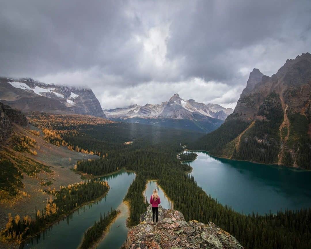 National Geographic Travelさんのインスタグラム写真 - (National Geographic TravelInstagram)「Photo by @kahliaprilphoto | Watching a storm roll roll into view over turquoise lakes. There's no place like Lake O'Hara in British Columbia, Canada.」7月5日 22時00分 - natgeotravel
