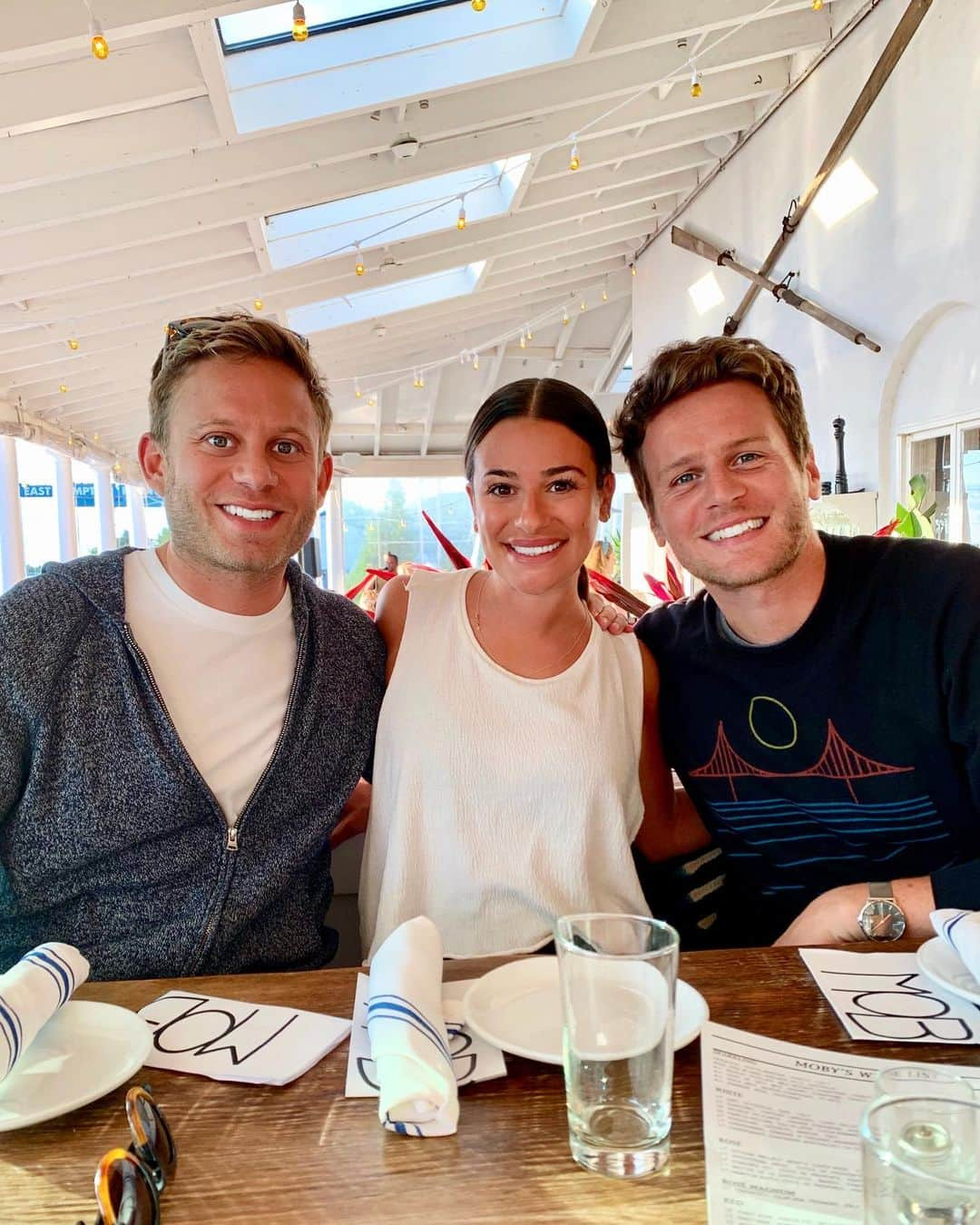 リア・ミシェルさんのインスタグラム写真 - (リア・ミシェルInstagram)「Hamptons with my boys 💛🌊」7月5日 22時17分 - leamichele