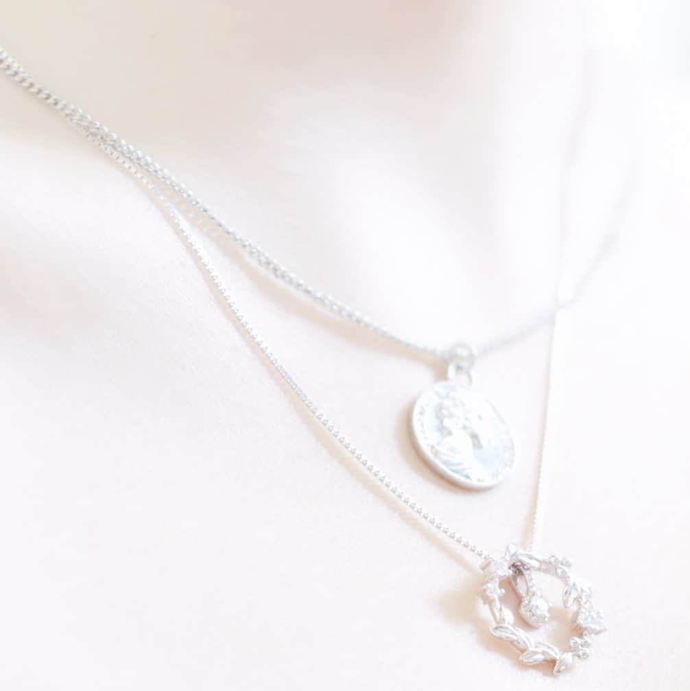 HauTung 巧童在這さんのインスタグラム写真 - (HauTung 巧童在這Instagram)「選了不是我月份的生辰石 😛 因為喜歡鑽石白色 （ （ 聽說就算不是帶屬於自己的月份 也會帶來好運喔 🎂✨ . @monihkjewellery #monihkjewellery」7月5日 22時48分 - hautunnng